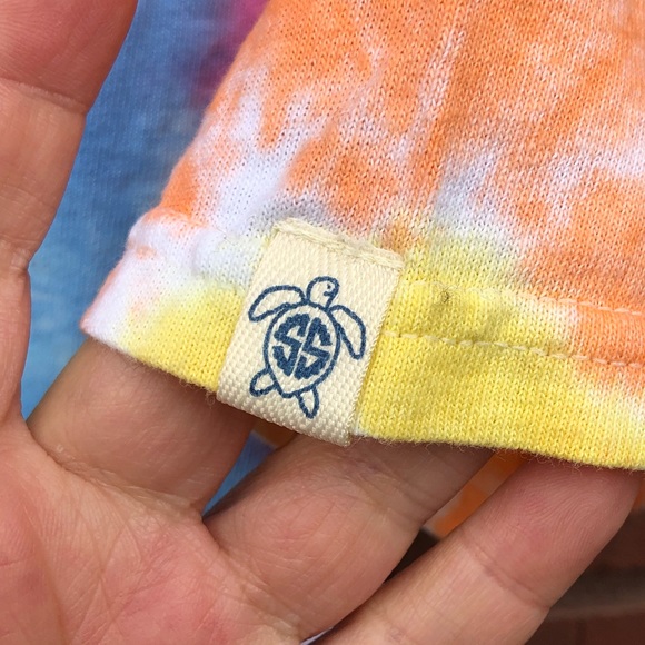 Simply Southern Small T-Shirt Tie Dye Turtle Graphic Tee NEW Rainbow Spiral - Picture 5 of 7